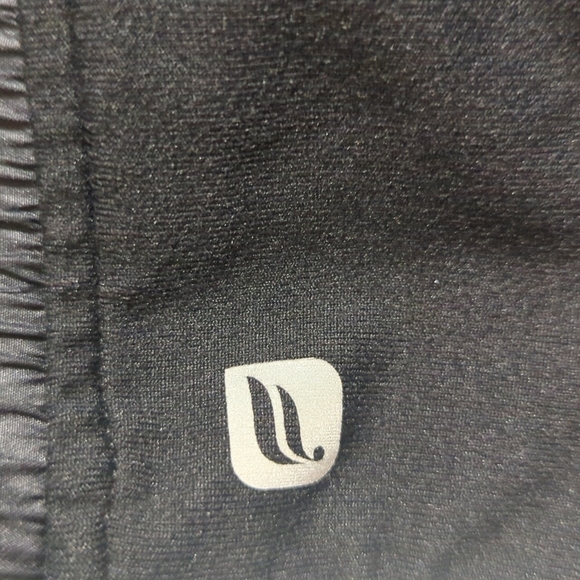 Fabletics Beckham Capris Black Teal Size Medium - Picture 3 of 8